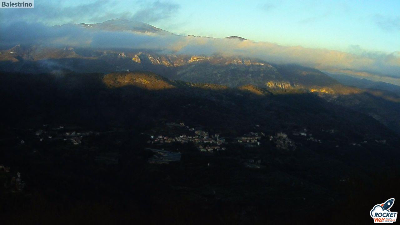 immagine della webcam nei dintorni di Pietra Ligure: webcam Toirano