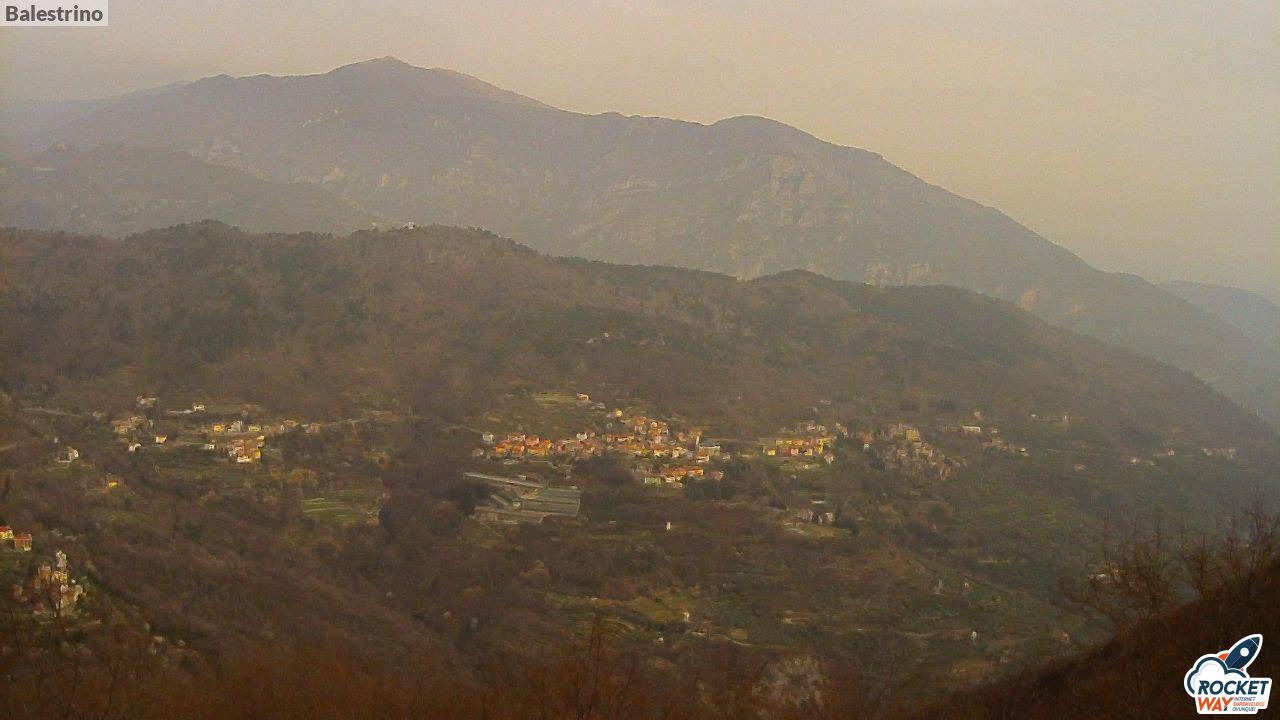 immagine della webcam nei dintorni di Borgio Verezzi: webcam Toirano